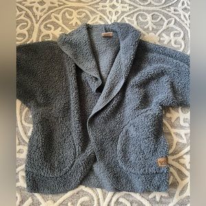 Nordic Beach fleece wrap, gray, excellent used condition from a smoke free home